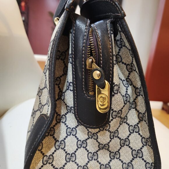 Gucci GG Plus Handbag - Picture 6 of 16